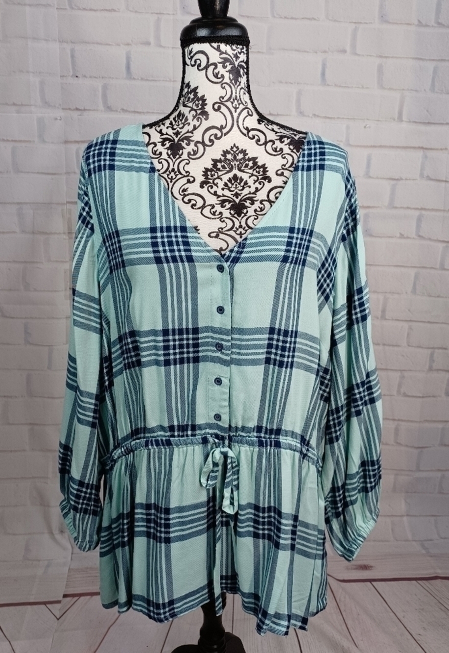Lane Bryant women's tie waist plaid print 1/2 button front top size 22P b32